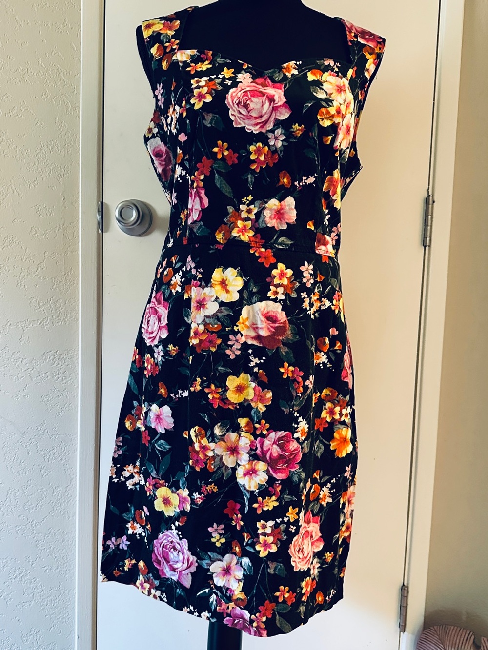 Kara Girl Dress Sz Large Sleeveless Floral Cutout Midi or knee length - Picture 12 of 12
